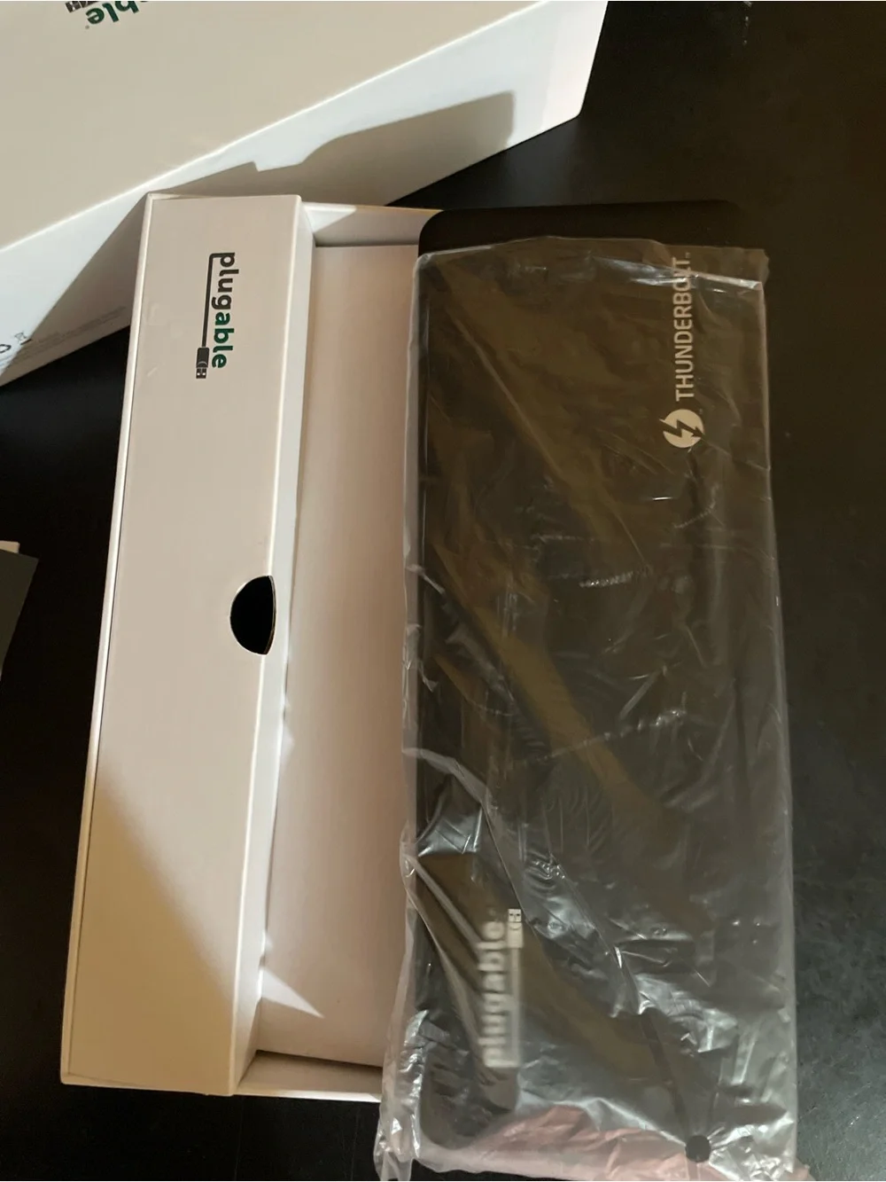 PLUGABLE THUNDERBOLT 4 DOCK FOR 4K DUAL MONITORS OR SINGLE 8K, 100W LAPTOP CHARG